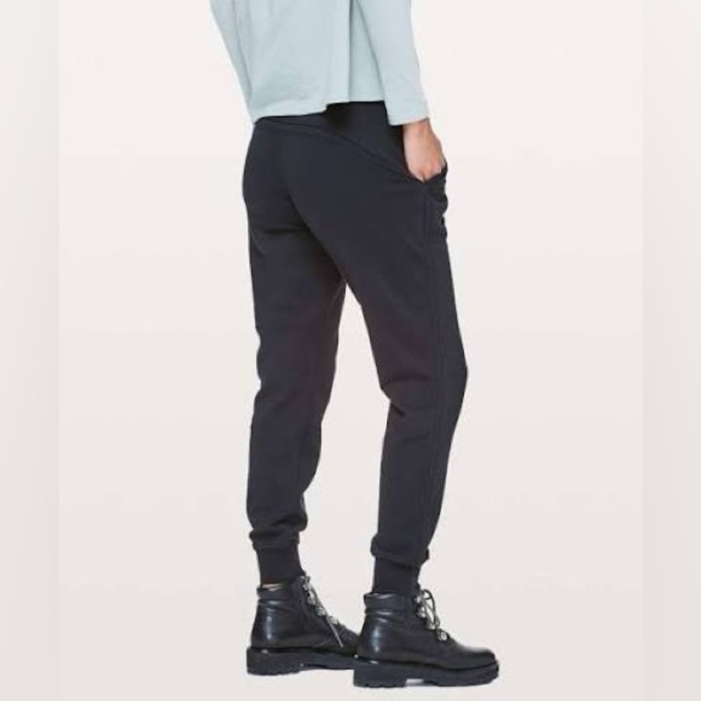 Lululemon Warm Down Jogger II Size 6 - Picture 2 of 10